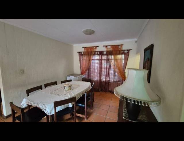 5 BEDROOM HOUSE FOR SALE IN KARENPARK